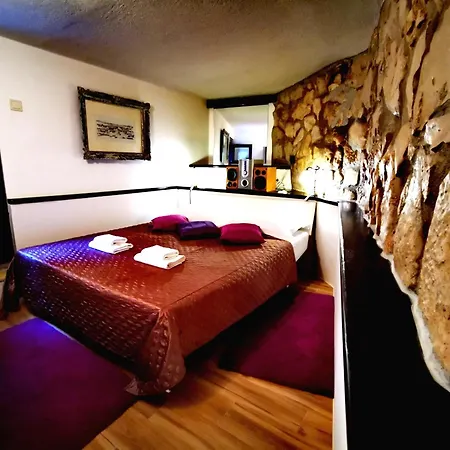 Trogir Apartments 4 Rooms Apartman *